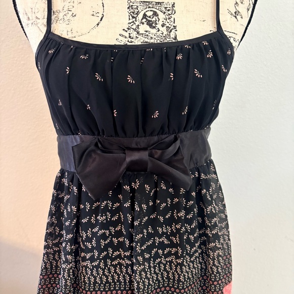 Bundle of 3 Ladies outfits - Picture 9 of 14